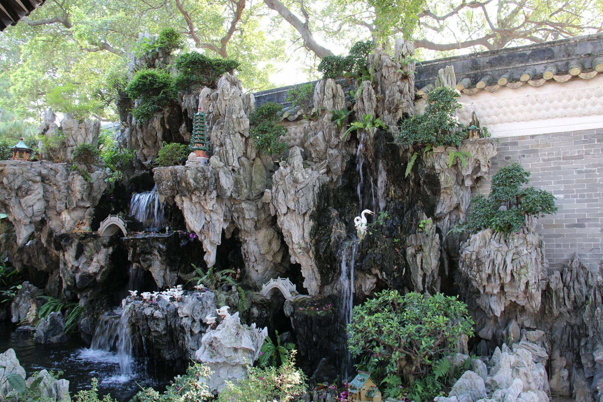 Kaiyun（中国体育）：庭院假山上用青苔点缀会更加生机勃勃(图1)