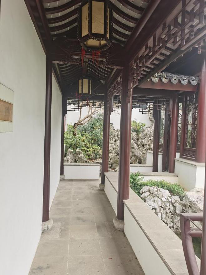 苏州太湖一个岛上的一栋占地近3亩的别墅拍卖被人1218万就买下(图6)