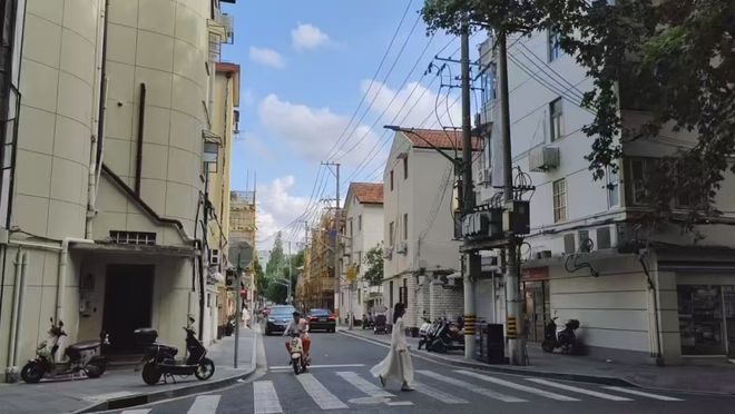 周末拍照去哪儿？跟着静宝走走这些巨出片Walk路线→(图2)
