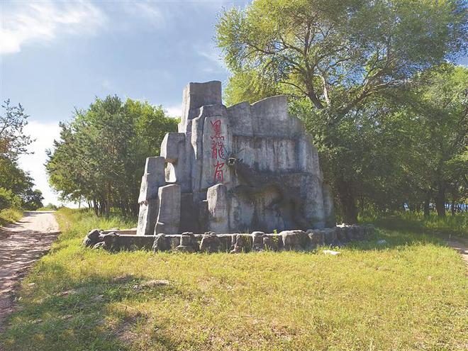 走进柯尔克孜民族村(图2)