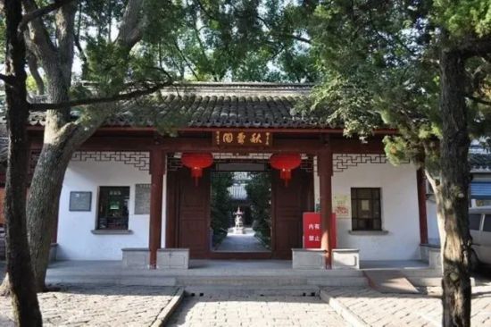信步上海五大园林秋霞圃在山石水榭中对话古今(图1)