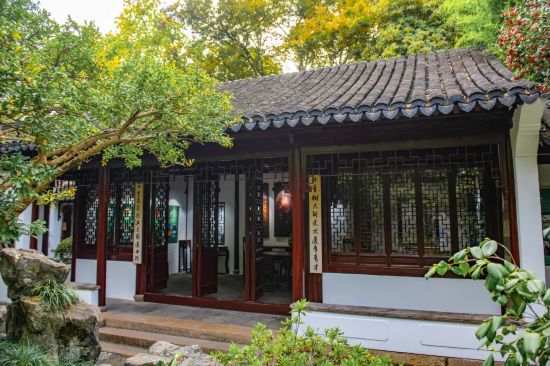 信步上海五大园林秋霞圃在山石水榭中对话古今(图5)