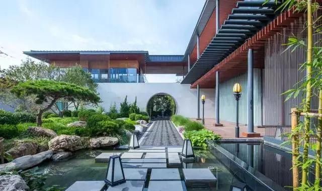 私家“中式庭院”设计恬静自然的中式花园才是院子应有的样子(图5)