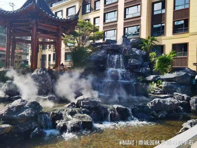 打造黑山石假山景观十几块黑山石组合造景堆砌设计(图2)