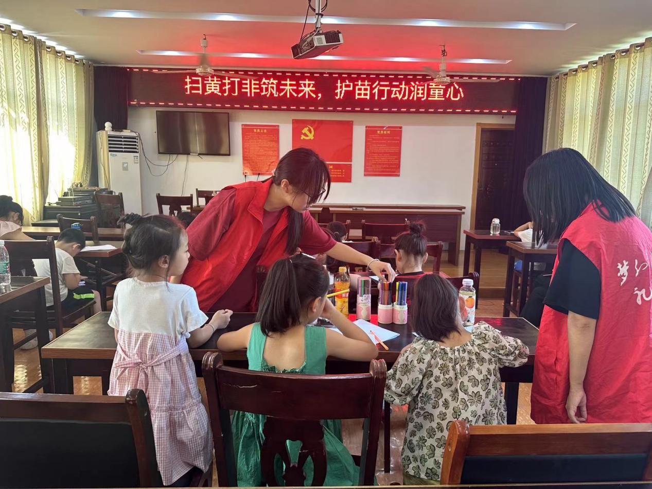 徽州区：手绘护苗“绿书签”筑牢阅读防护林(图1)
