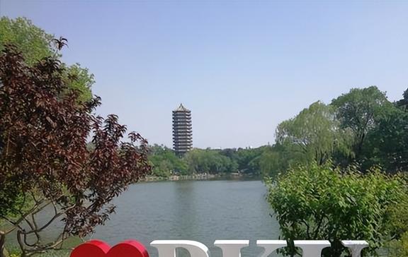 中国最美的12所大学不仅人文气息浓而且风景独特适合亲子游(图3)