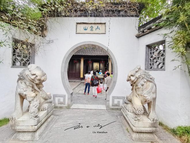 江苏扬州“与众不同”的石狮子就在瘦西湖景区游客直呼好可爱(图3)