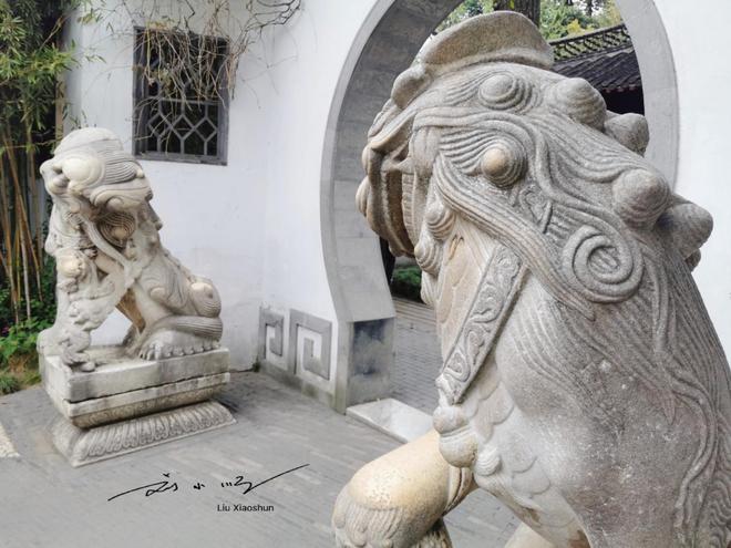 江苏扬州“与众不同”的石狮子就在瘦西湖景区游客直呼好可爱(图1)