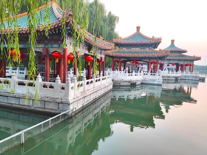 北京比故宫还古老的皇家园林秋色如诗如画标志建筑名气很大(图3)