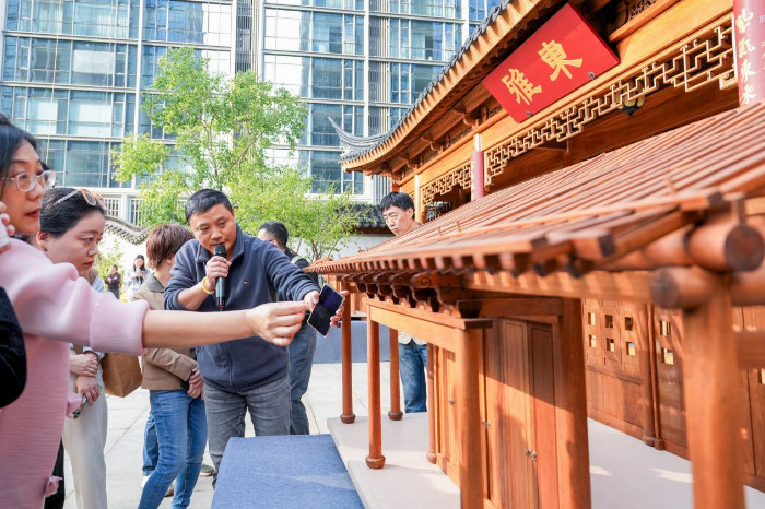 Kaiyun体育网站：以传统建筑营造技艺为笔绘就“非遗”文化的传承长卷(图3)