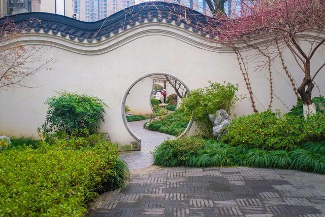 这座江南古典园林深藏在居民区里小巧玲珑却是临平十景之一(图7)