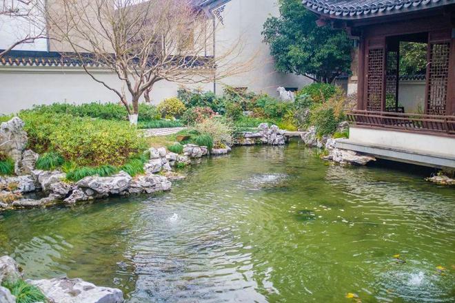 这座江南古典园林深藏在居民区里小巧玲珑却是临平十景之一(图15)