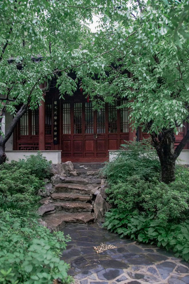 Kaiyun体育网站：天青色等烟雨我在雨季的南京园林等你。(图5)
