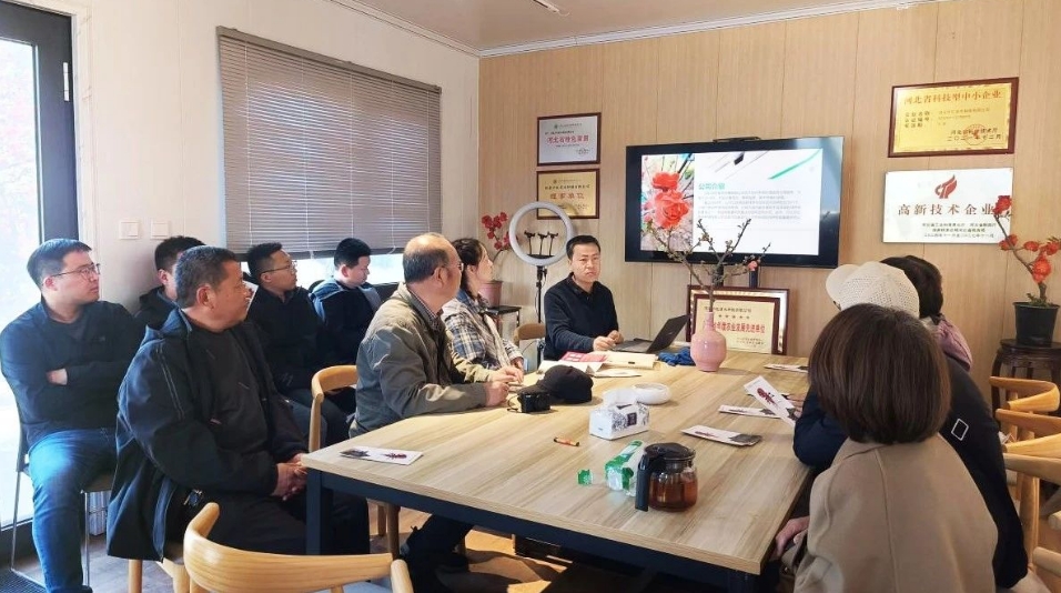 石家庄市风景园林学会开展乡土植物与海棠新品种专项考察(图1)