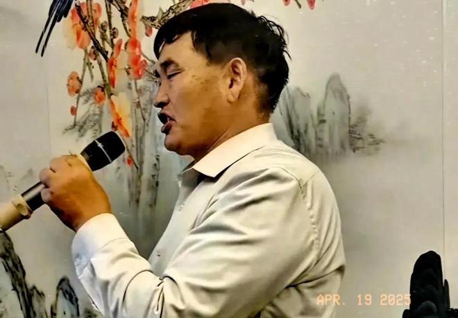 大衣哥和孙子菜园嬉戏假山荒草丛生院子里再不见往日热闹景象(图9)