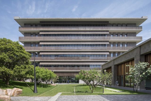 牛！成都建筑家刘家琨获2025普利兹克建筑奖(图15)