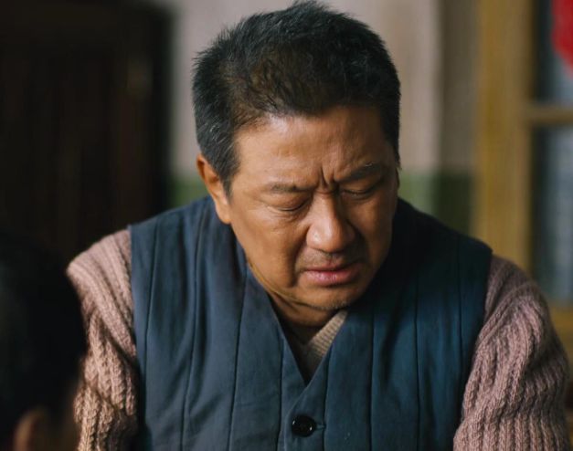 假山假景假脸短剧《春风燃情》爆火打脸内娱多少流水线年代剧(图1)