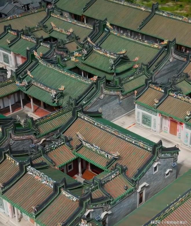 Kaiyun（中国体育）：10亿违建豪宅被推平屋主身份曝光官媒称完全合理！(图3)