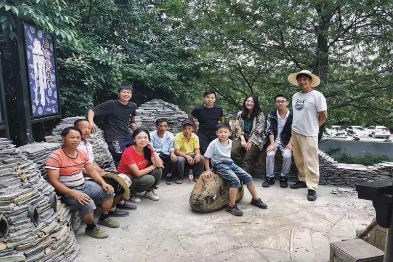 贵州民族大学熊媛教师团队：脚下有泥心中有光(图3)