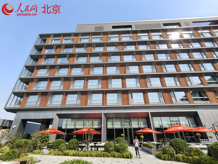 打卡文艺小店、还能住宿副中心交通枢纽变身(图1)