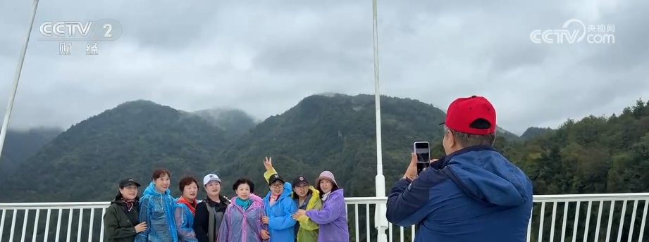 “斑斓秋色+新潮玩法”点燃赏秋游新热力文旅新消费活力十足(图14)