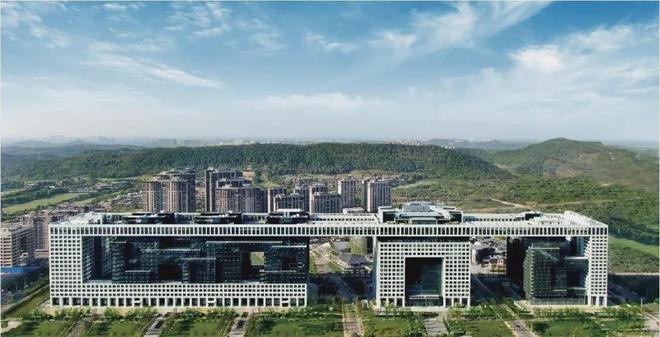 火热中！中建鹏宸云筑售楼处电话：打造岭南东方诗意园林景观(图9)