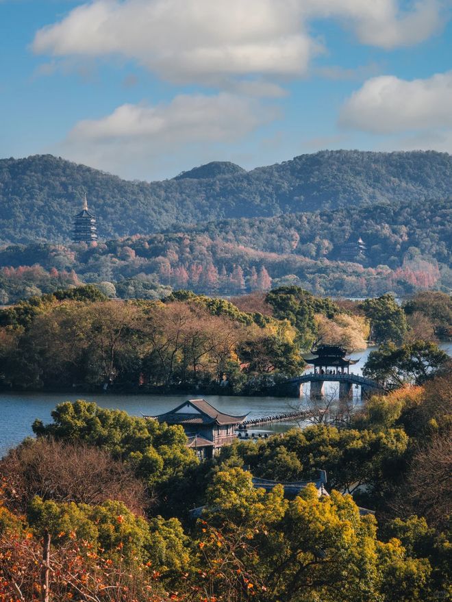 Kaiyun体育网站：一家人苏杭跟团游五天四晚怎么玩？苏杭一家人旅游必玩的景点推荐(图3)