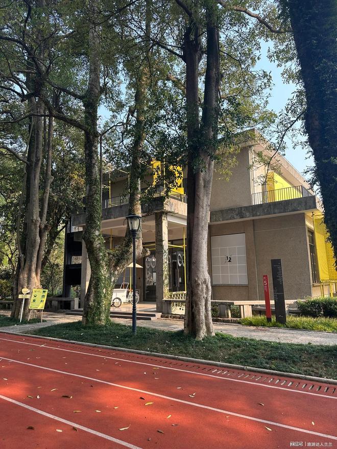 跟团去华东4日游人均多少钱？小预算玩转最美景点超值体验！(图1)