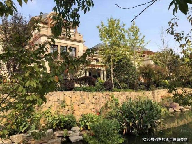 ✽虹桥融景售楼处：大虹桥之上奔赴一场理想低密生活的邀约(图3)