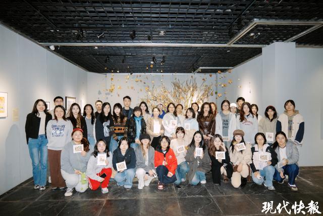 梧桐映秋光南京这场美学展藏着城市的温柔肌理(图1)