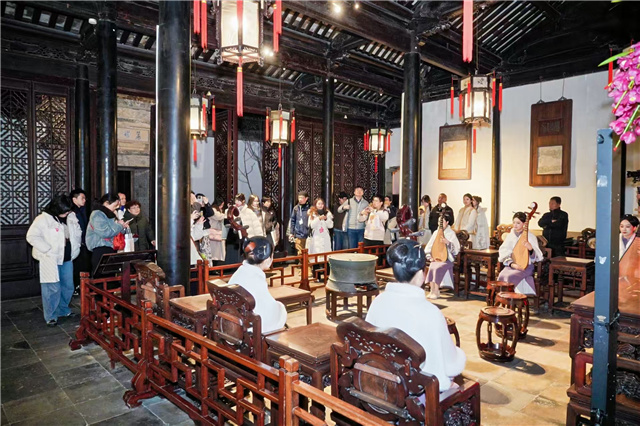 【青年报·青春上海】园林中上思政课同济大学“行走江南园林”走进苏州(图1)