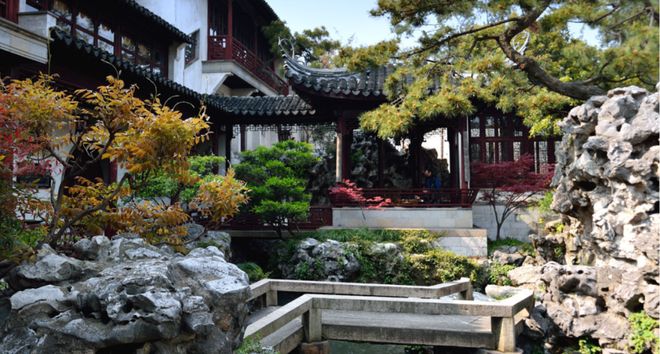 Kaiyun体育网站：路径、视线与屏障：石头凭什么引导中国传统园林空间？(图1)