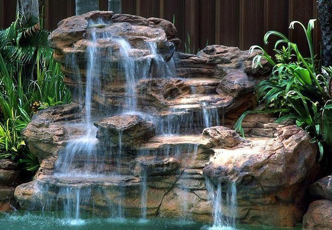 庭院假山石景如何做？学会这5点磊上几块山石让庭院美妙绝伦(图4)