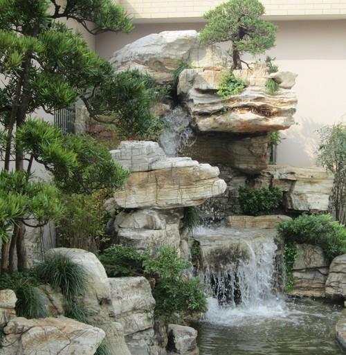 庭院假山石景如何做？学会这5点磊上几块山石让庭院美妙绝伦(图10)